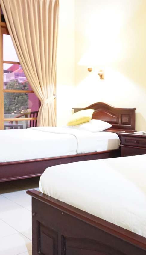 Deluxe-Twin-Bedroom-(1)